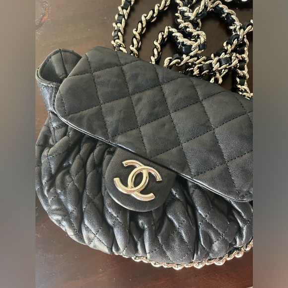 Chanel Chain Around Leather Crossbody. Washed Lambskin. - Picture 9 of 9